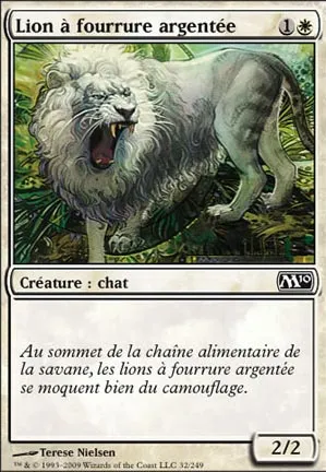 Lion à fourrure argentée