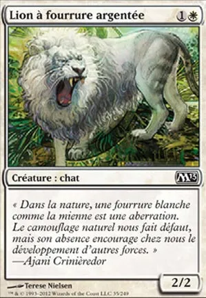 Lion à fourrure argentée